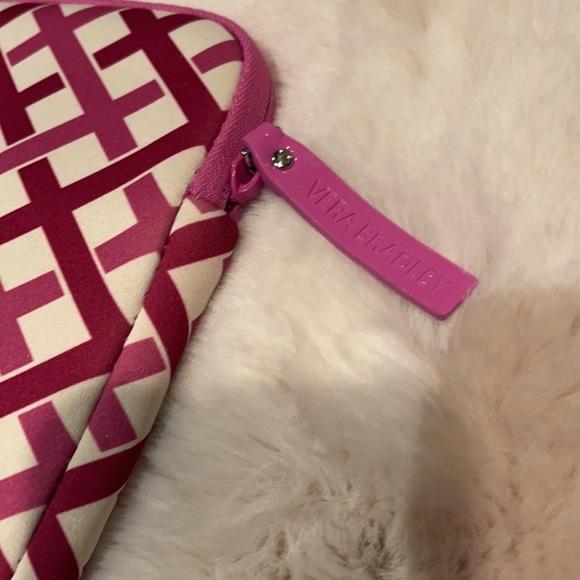 VERA BRADLEY NEW LAPTOP CASE IN HOT PINK BASKET PT - Picture 5 of 7